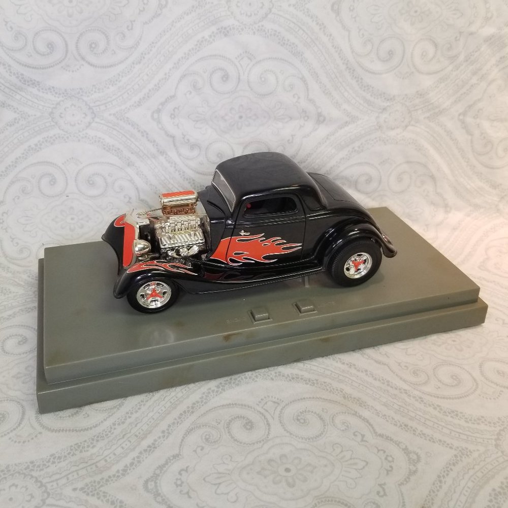 ERLT 1934 Ford Coupe 1:18 Diecast Metal Car Working Headlights Engine Sounds